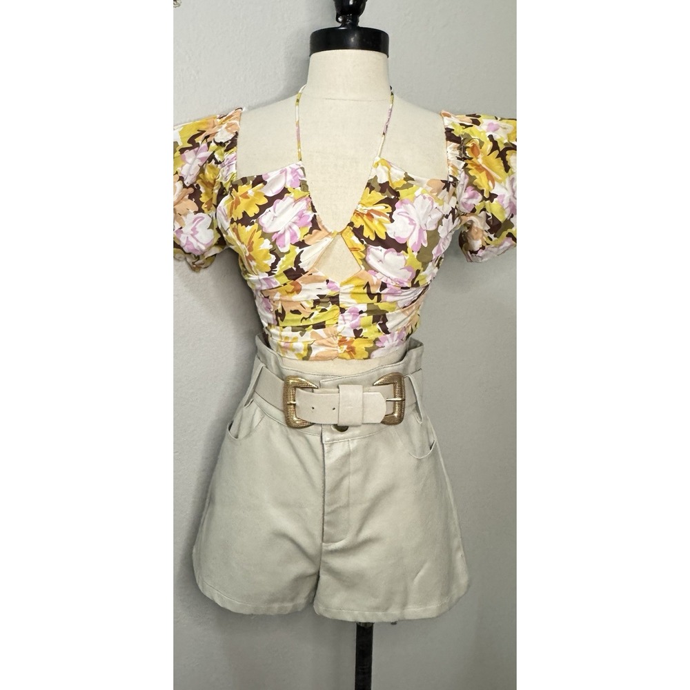 Le Lis Faux Leather Cream High Waisted Shorts Gold Belt - Size M